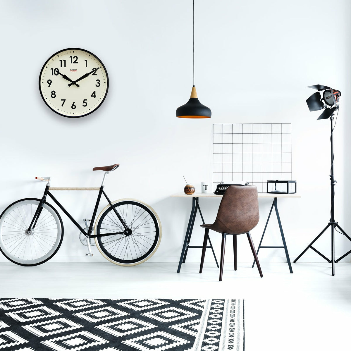 CLOUDNOLA Factory Wall Clocks 45cm